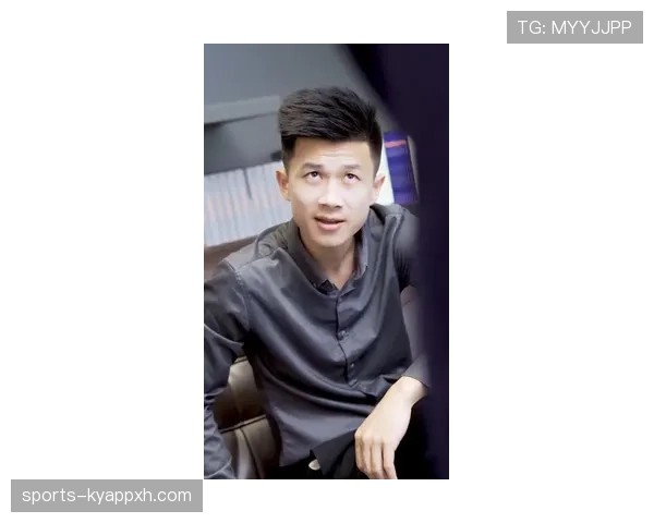 仲满平时训练像机关人，出门像有管家全程跟班，这反差真让人吃惊